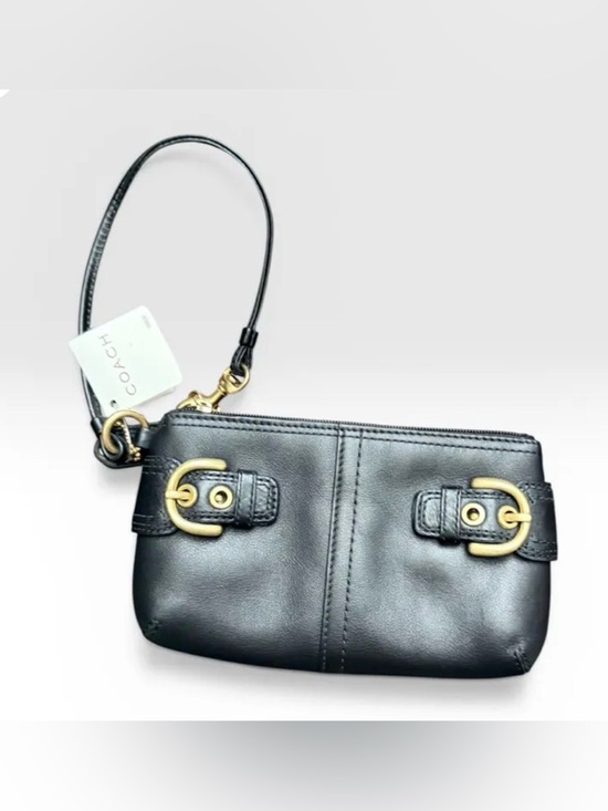 Coach Handbags - 🆕 Coach Wristlet